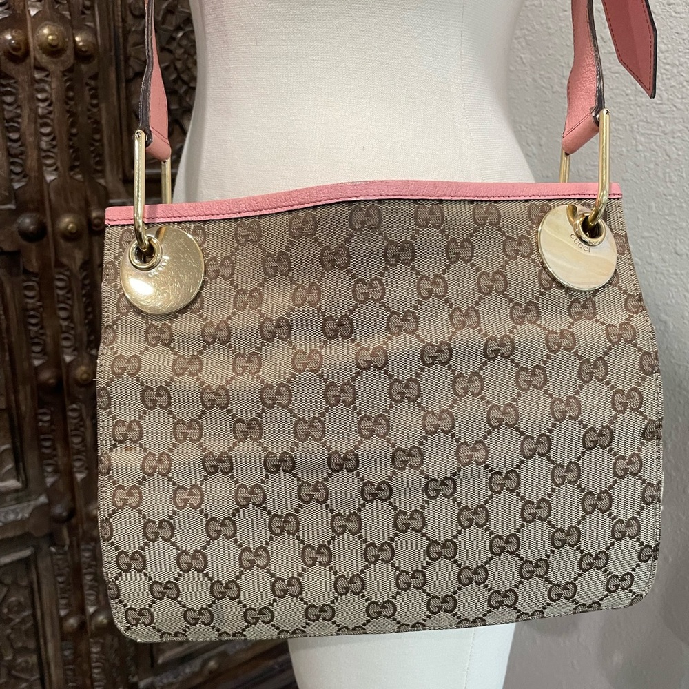 Authentic Gucci medium crossbody bag - Picture 4 of 14